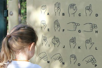 La lengua de signos tan importante en la comunicación de las personas con discapacidad